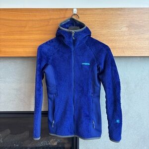 Patagonia Women’s R3 Hoody Regulator Fleece, Size XS